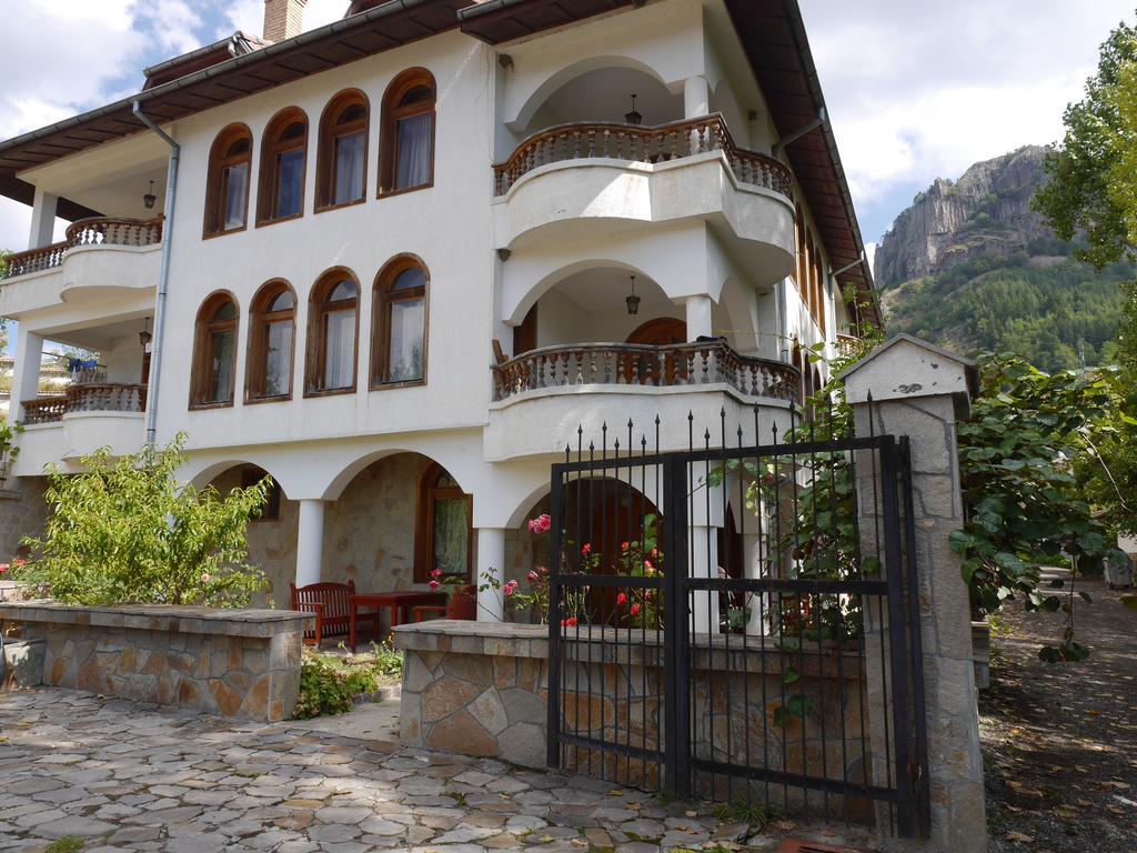Family Hotel Silver Smoljan Exterior foto